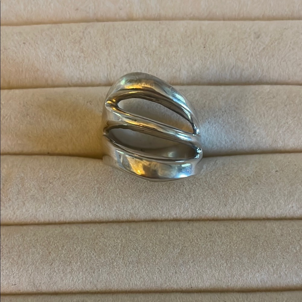 Elegant Sterling Silver Women's Ring